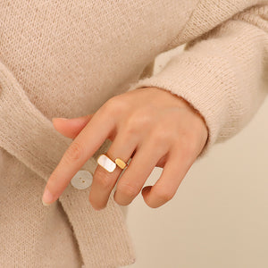 Coastal Fashion Accessories
Summer Shell Ring
Elegant Vintage Ring