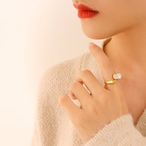 Vintage Seashell Ring
White Seashell Jewelry